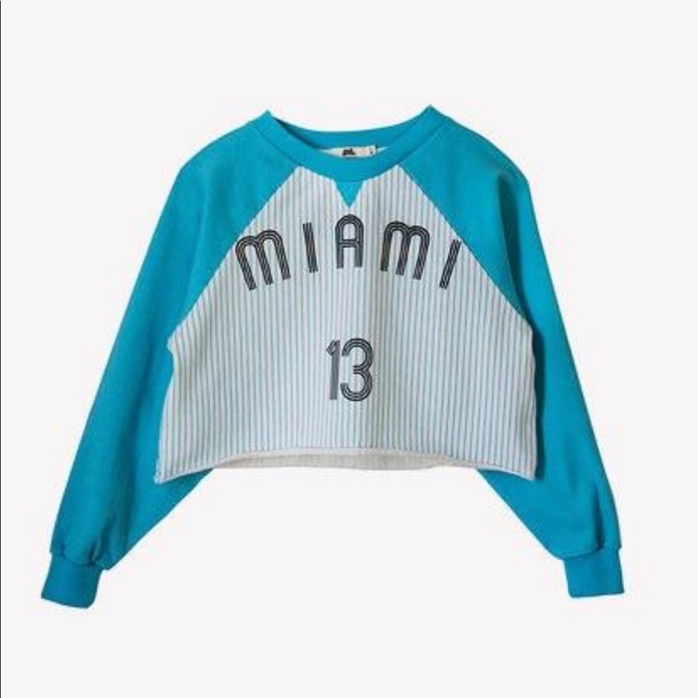 NWT BANDY BUTTON CROP SWEATSHIRT 💙💙🤍🤍